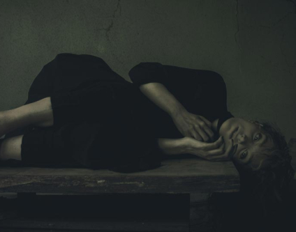 Trauma jednorazowa i trauma rozwojowa, jak zrozumieć ich różnicę